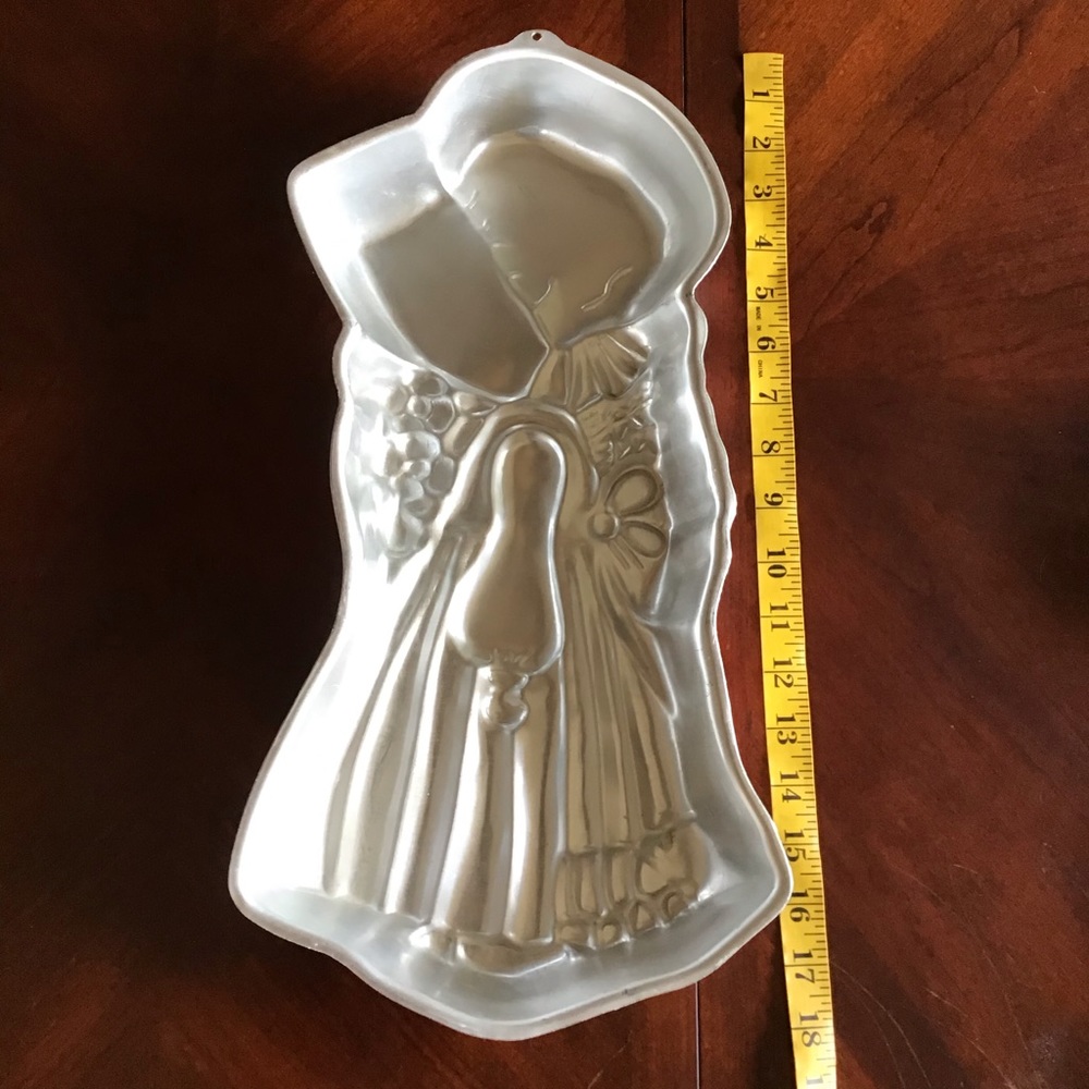 Vintage 1975 Holly Hobbie Large Cake Pan